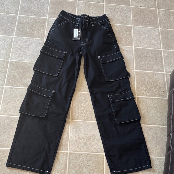 Men's Classic Black Cargo Pants - Picture 4 of 4